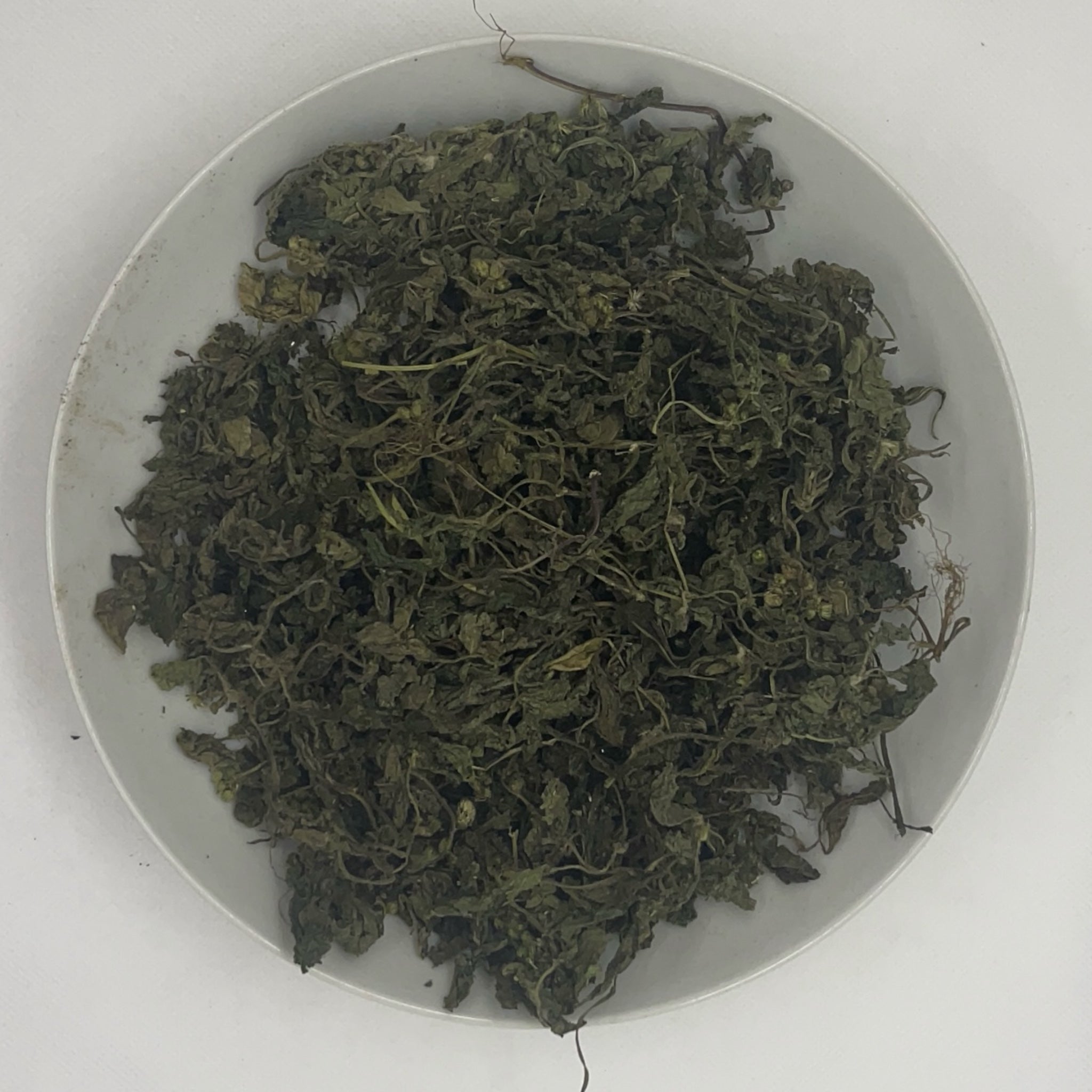 Le Roi Des herbes pilés racines tige et feuilles