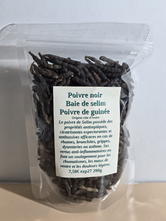 Black pepper berry of selim (Guinea pepper)